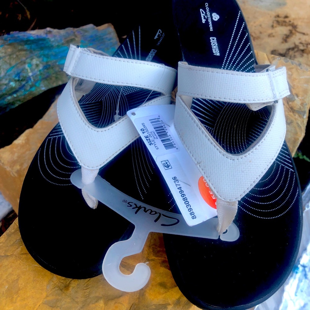 Clark's Cloud Steppers White Brinkley Flip Flops Thongs Cushion Soft Size 10 NWT